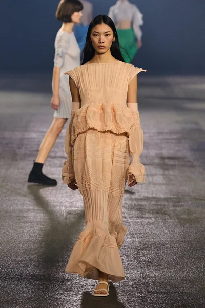 Look 43